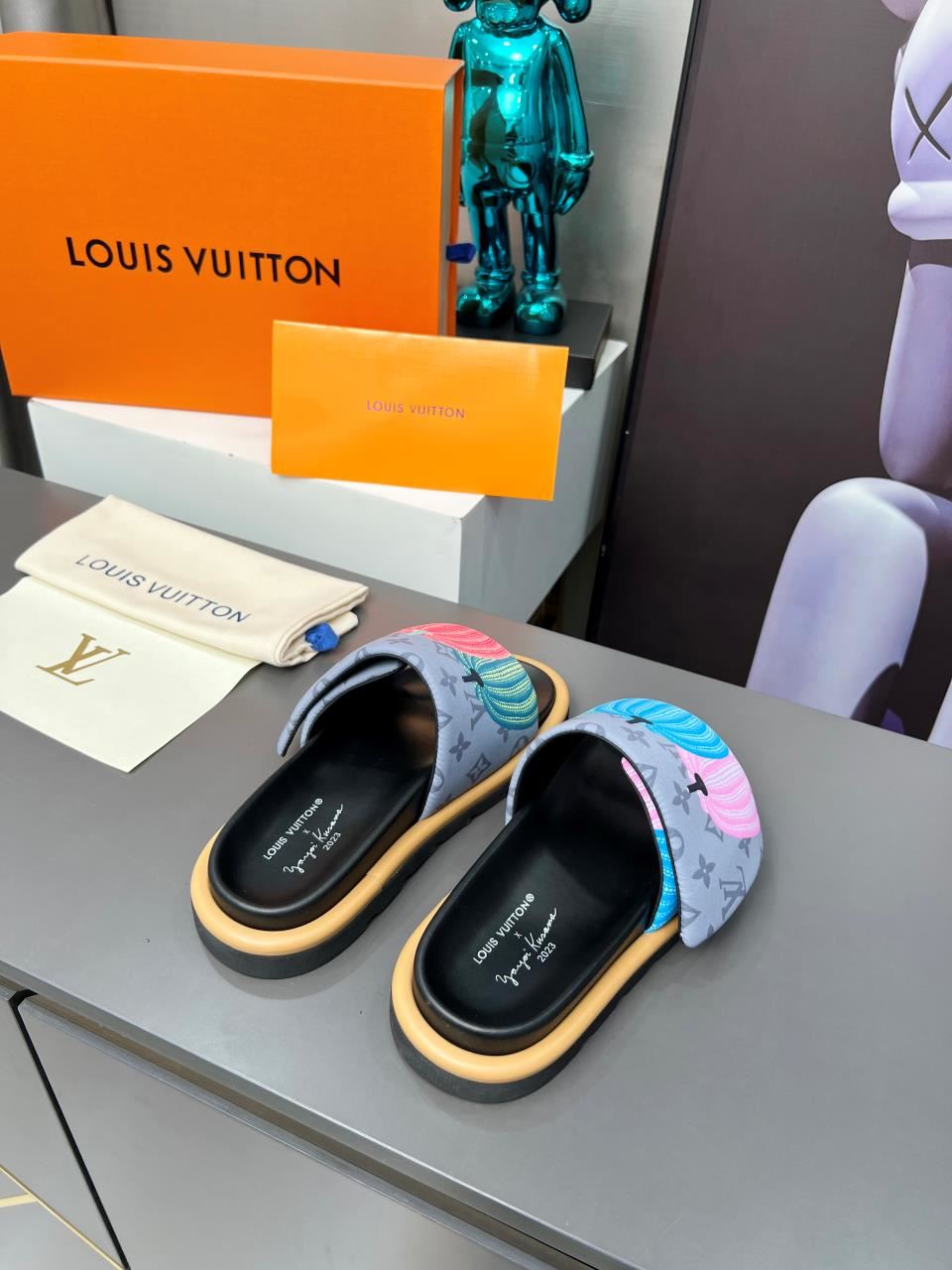 Louis Vuitton Slippers